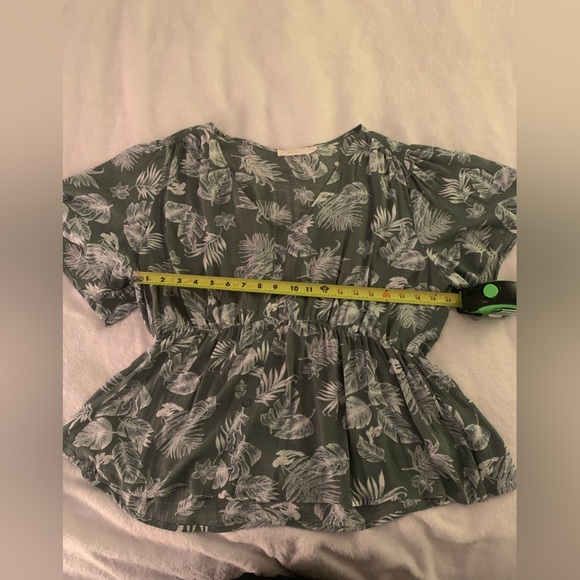 Lush Flutter Sleeve Top Olive Green XXL - Picture 10 of 15